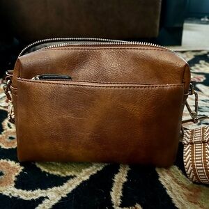 Elegant Brown Leather Crossbody Bag